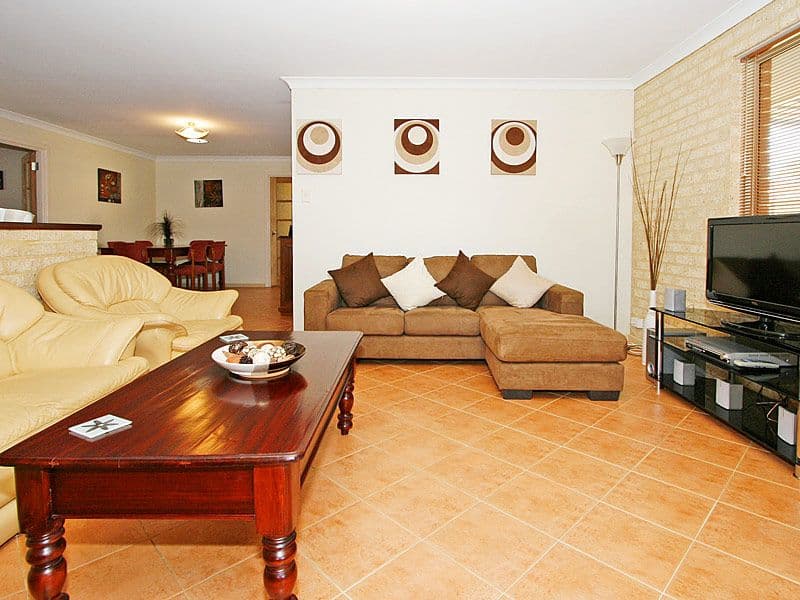 2 Stradbroke Place, BALLAJURA WA 6066, Ballajura - Image 1