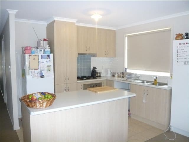 33 Lakeside Drive, ANDREWS FARM SA 5114, Andrews Farm - Thumbnail 2