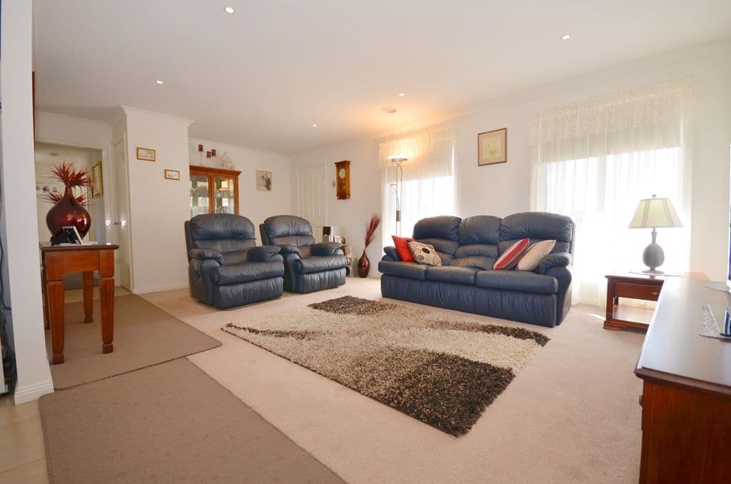 46 Ashwood Gardens, MITCHELL PARK VIC 3352, Mitchell Park - Thumbnail 2