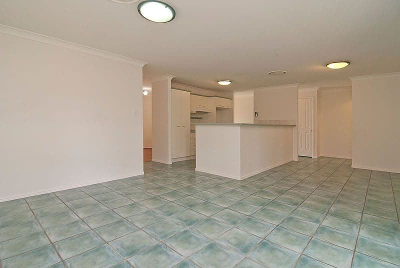 43 Cottonwood Crescent, CALAMVALE QLD 4116, Calamvale - Thumbnail 3