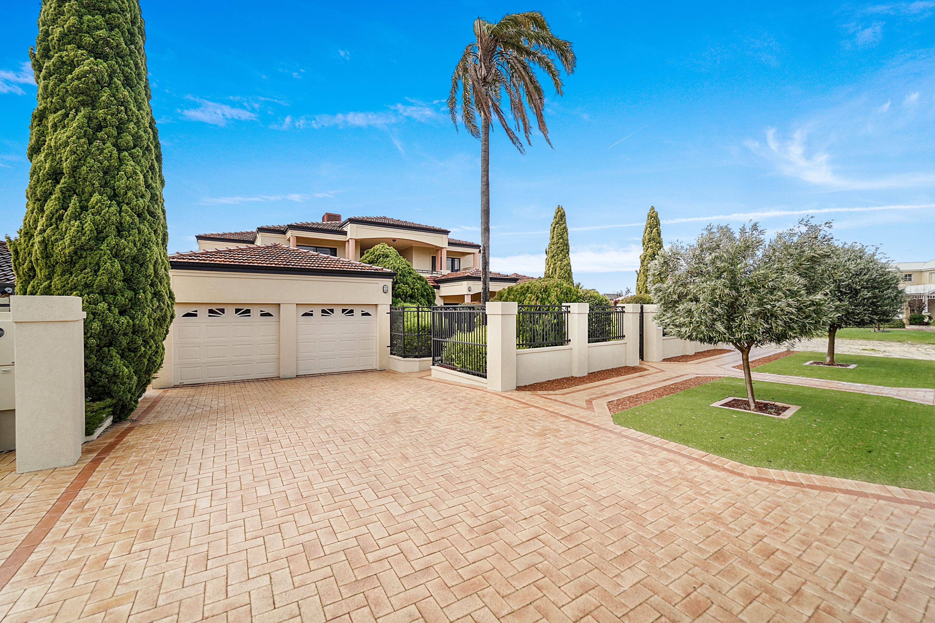 13 Lanchester Way, Stirling WA 6021, Stirling - Thumbnail 2