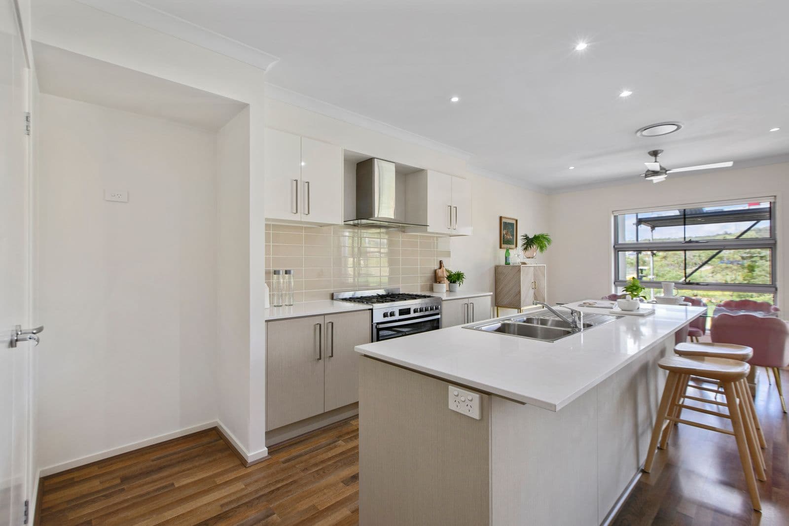 27 Wylie Court, Springfield Lakes QLD 4300, Springfield Lakes - Thumbnail 4