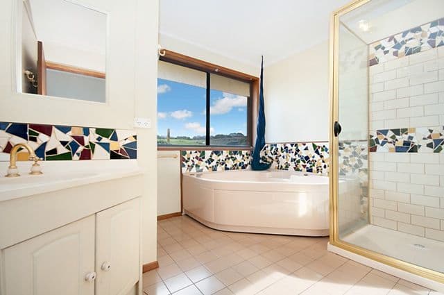 10  Logans Beach Road, WARRNAMBOOL VIC 3280, Warrnambool - Thumbnail 2