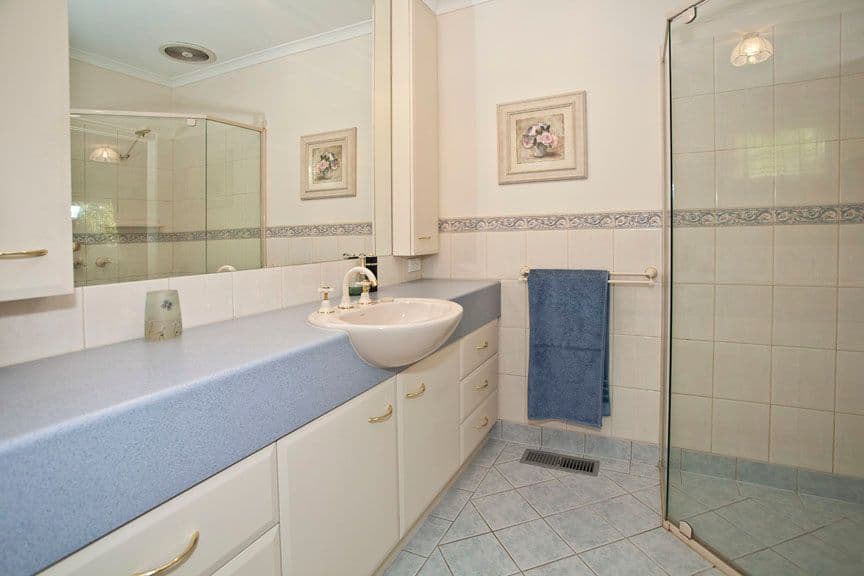 17 Heatherlea Drive, WHEELERS HILL VIC 3150, Wheelers Hill - Thumbnail 8