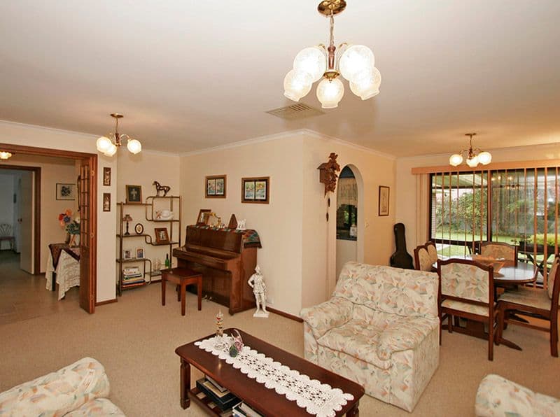 11 Young Avenue, PORT NOARLUNGA SA 5167, Port Noarlunga - Thumbnail 2