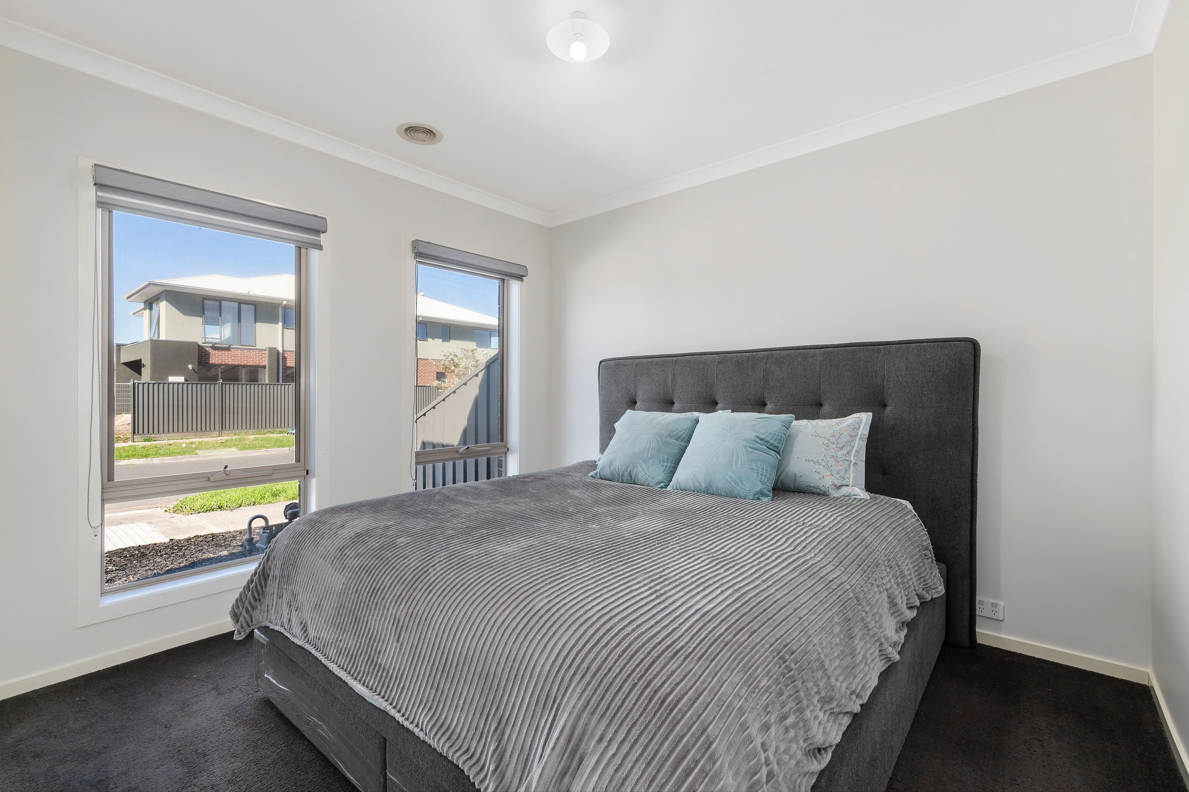 14 Dewpond Crescent, Wollert VIC 3750, Wollert - Thumbnail 5
