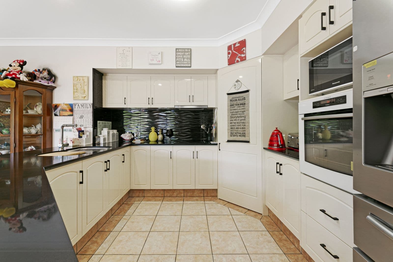 16 Nottinghill Gate Drive, Arundel QLD 4214, Arundel - Thumbnail 5