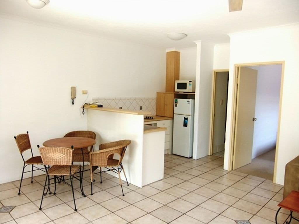 163 Buchan Street, BUNGALOW QLD 4870, Bungalow - Thumbnail 3