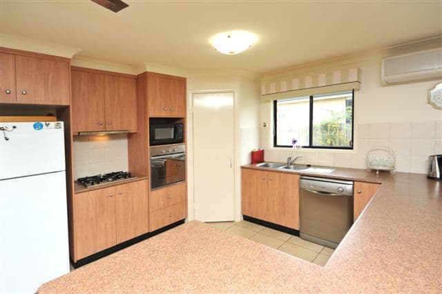 38 Banksdale Drive, MIDDLE RIDGE QLD 4350, Middle Ridge - Thumbnail 3