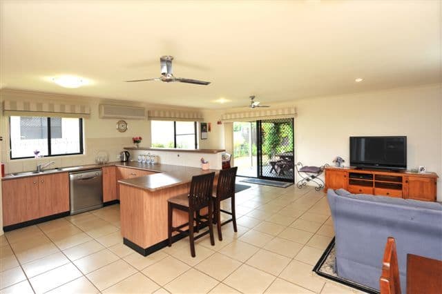 38 Banksdale Drive, MIDDLE RIDGE QLD 4350, Middle Ridge - Thumbnail 4