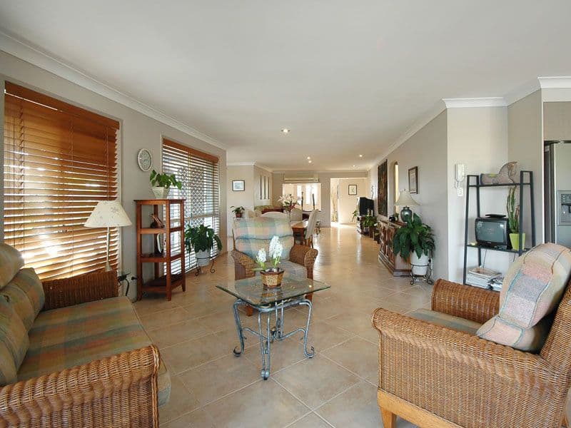 7 Carrara Road, CARRARA QLD 4211, Carrara - Thumbnail 4