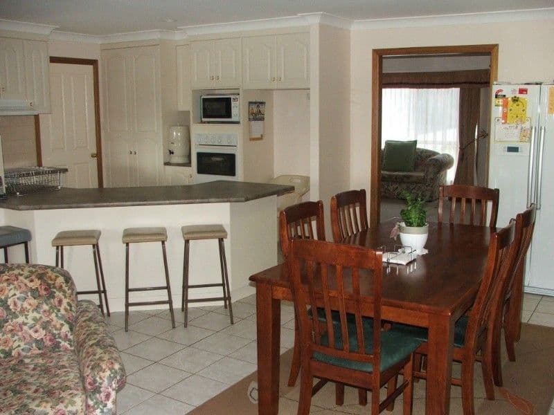 7 Adrienne Crescent, WARWICK QLD 4370, Warwick - Thumbnail 2