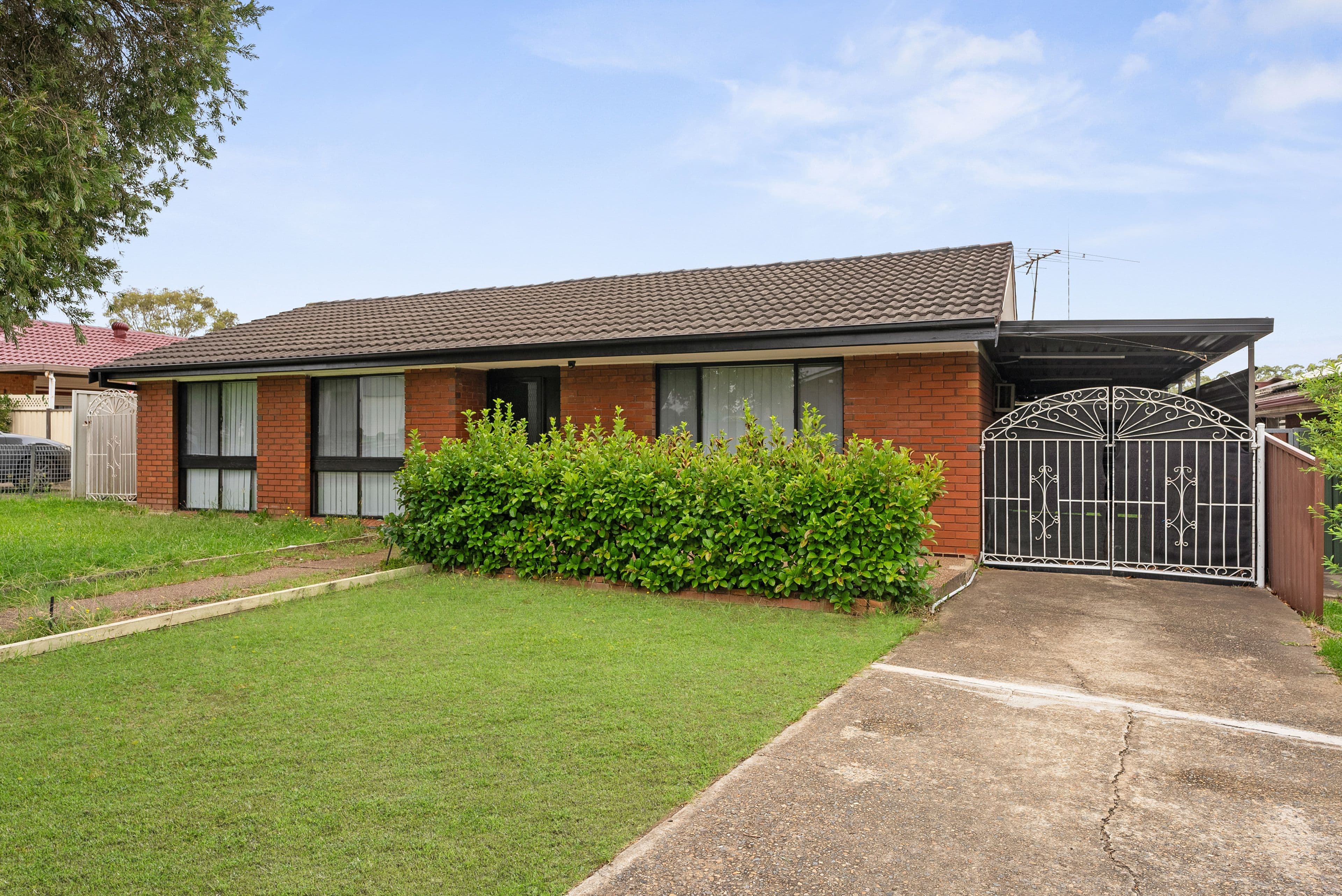192 Mimosa Road, Bossley Park NSW 2176, Bossley Park - Thumbnail 2