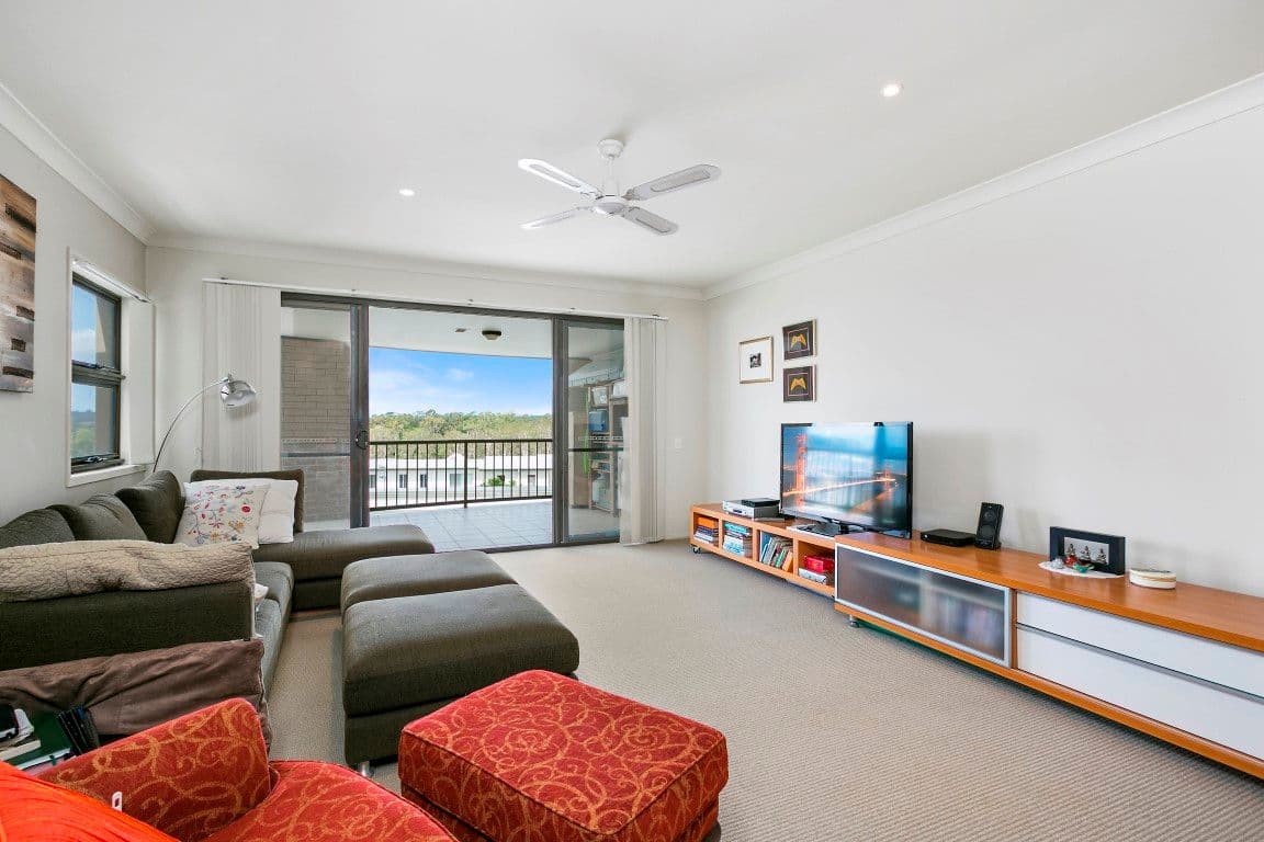 27 Ranier Crescent, Varsity Lakes QLD 4227, Varsity Lakes - Thumbnail 3