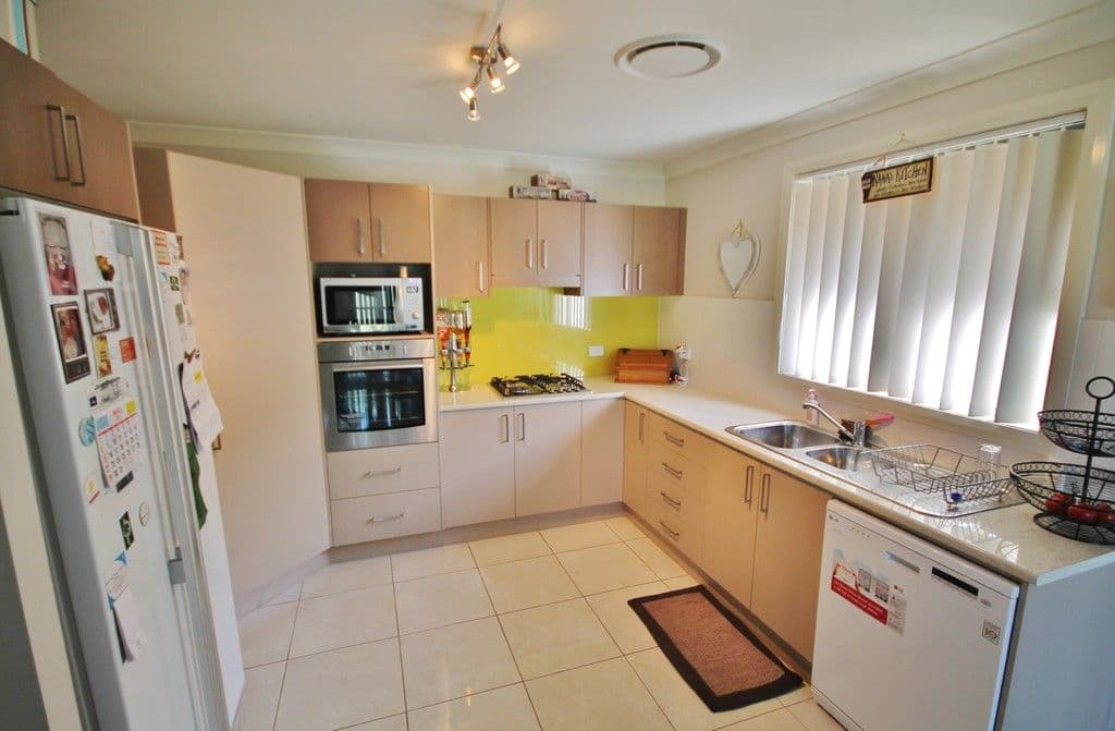 56 Binalong Street, Young NSW 2594, Young - Thumbnail 4