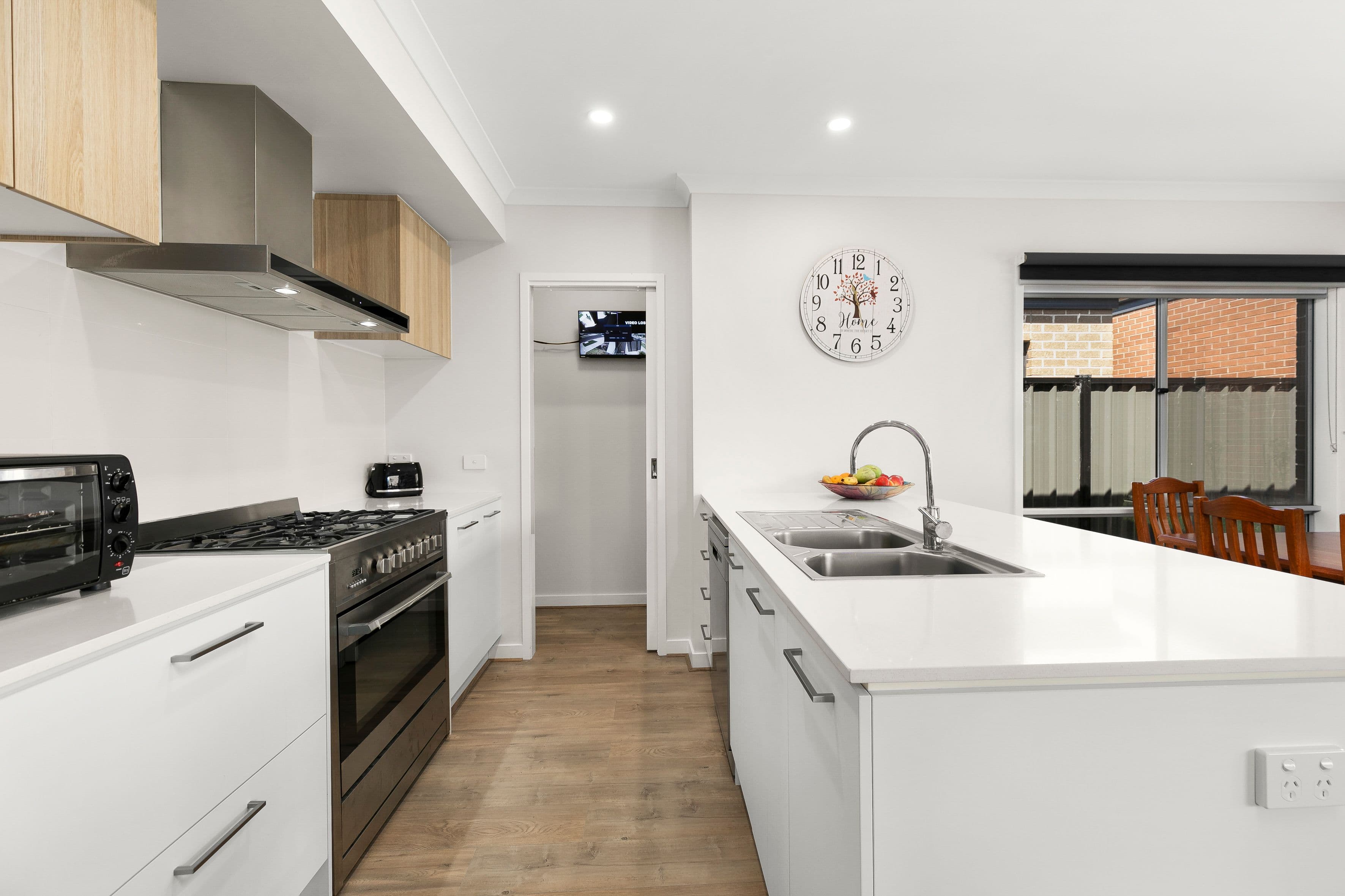10 Bowenia Avenue, Craigieburn VIC 3064, Craigieburn - Thumbnail 4