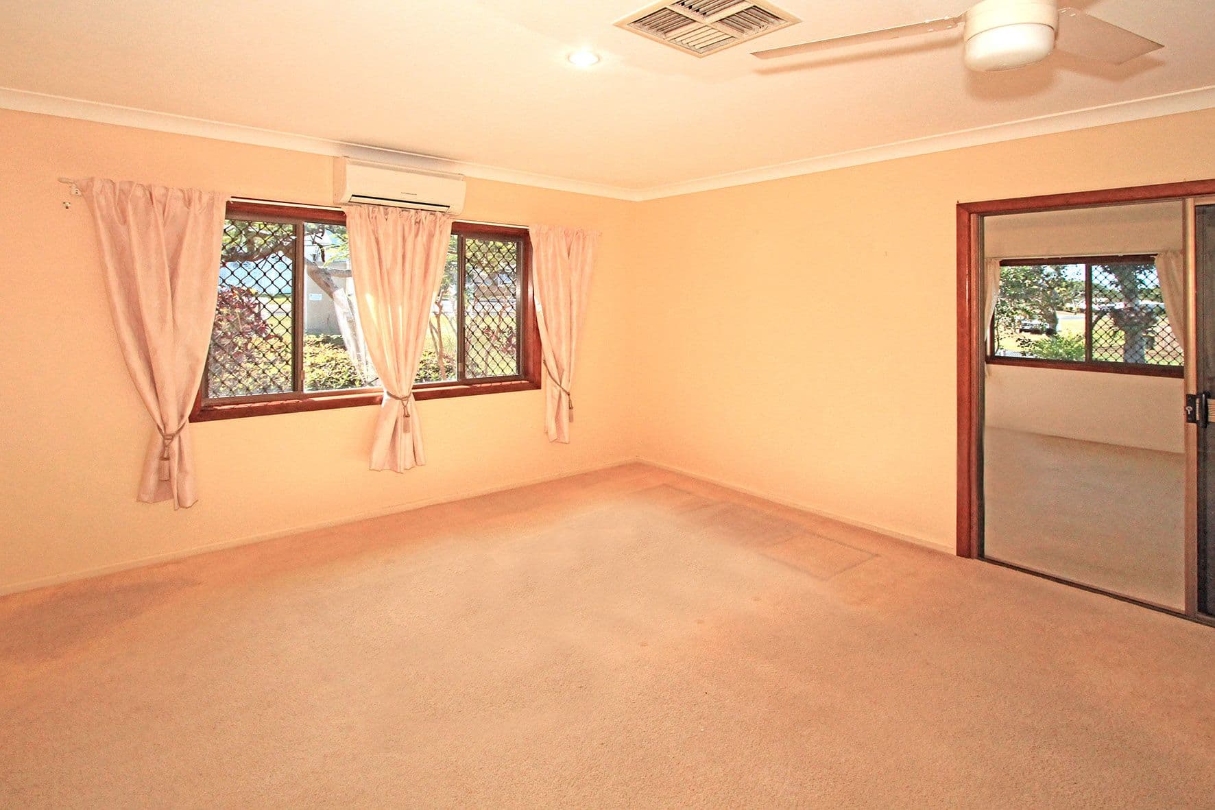 22 Adelaide Park Road, Yeppoon QLD 4703, Yeppoon - Thumbnail 6