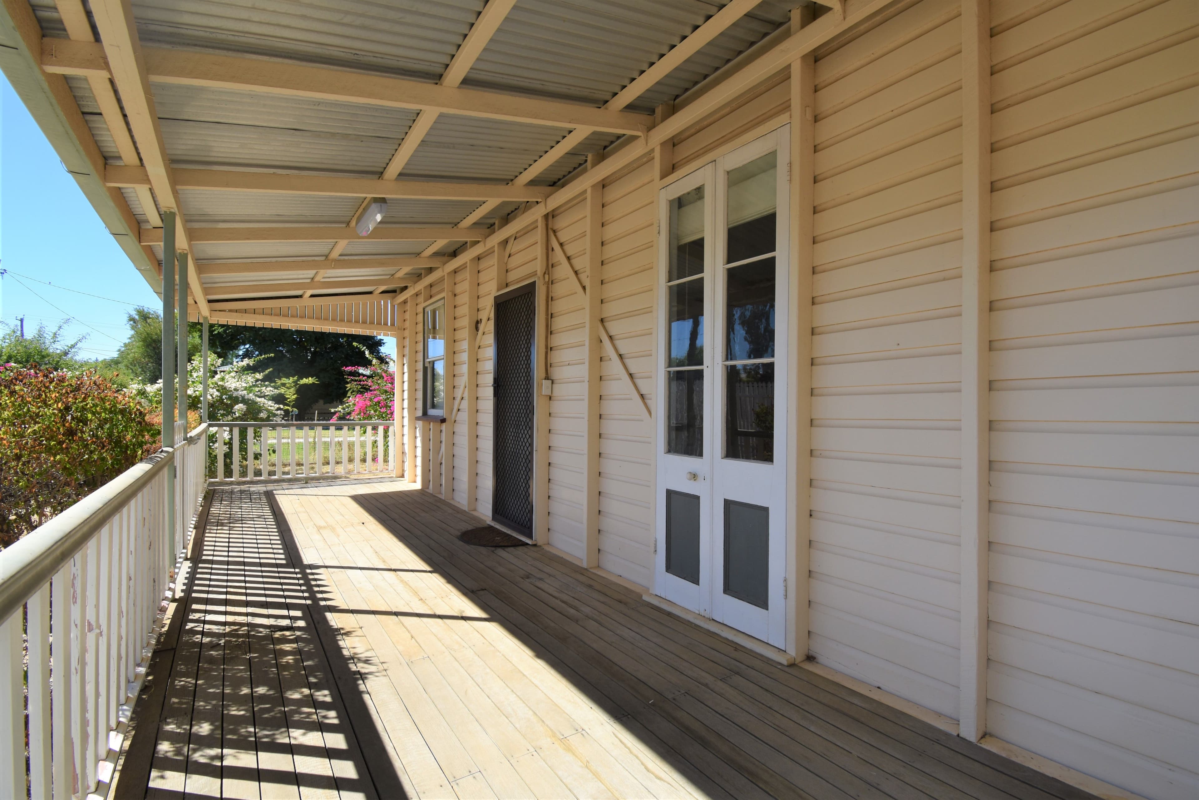 108 Crane Street, Longreach QLD 4730, Longreach - Thumbnail 2