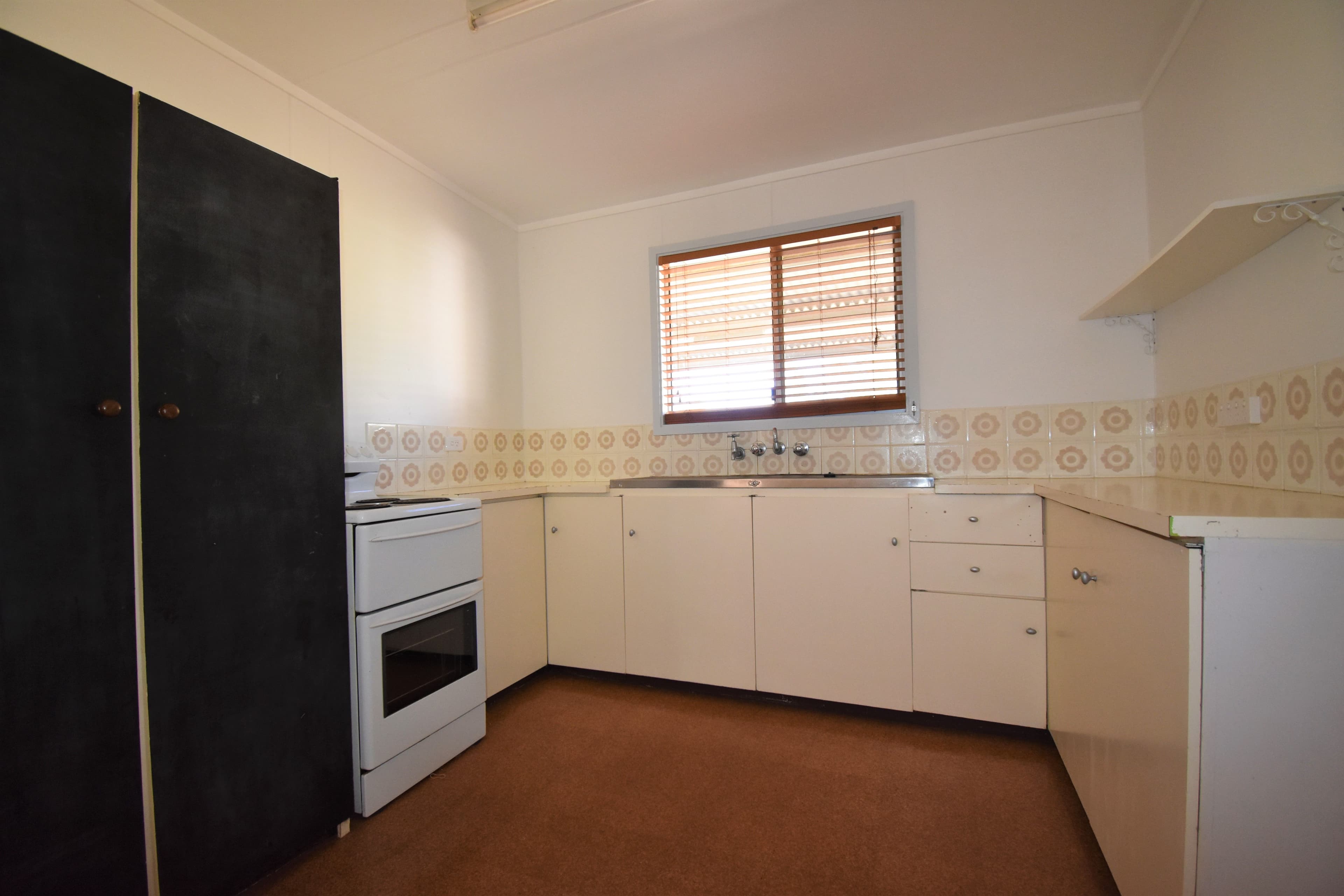 108 Crane Street, Longreach QLD 4730, Longreach - Thumbnail 4