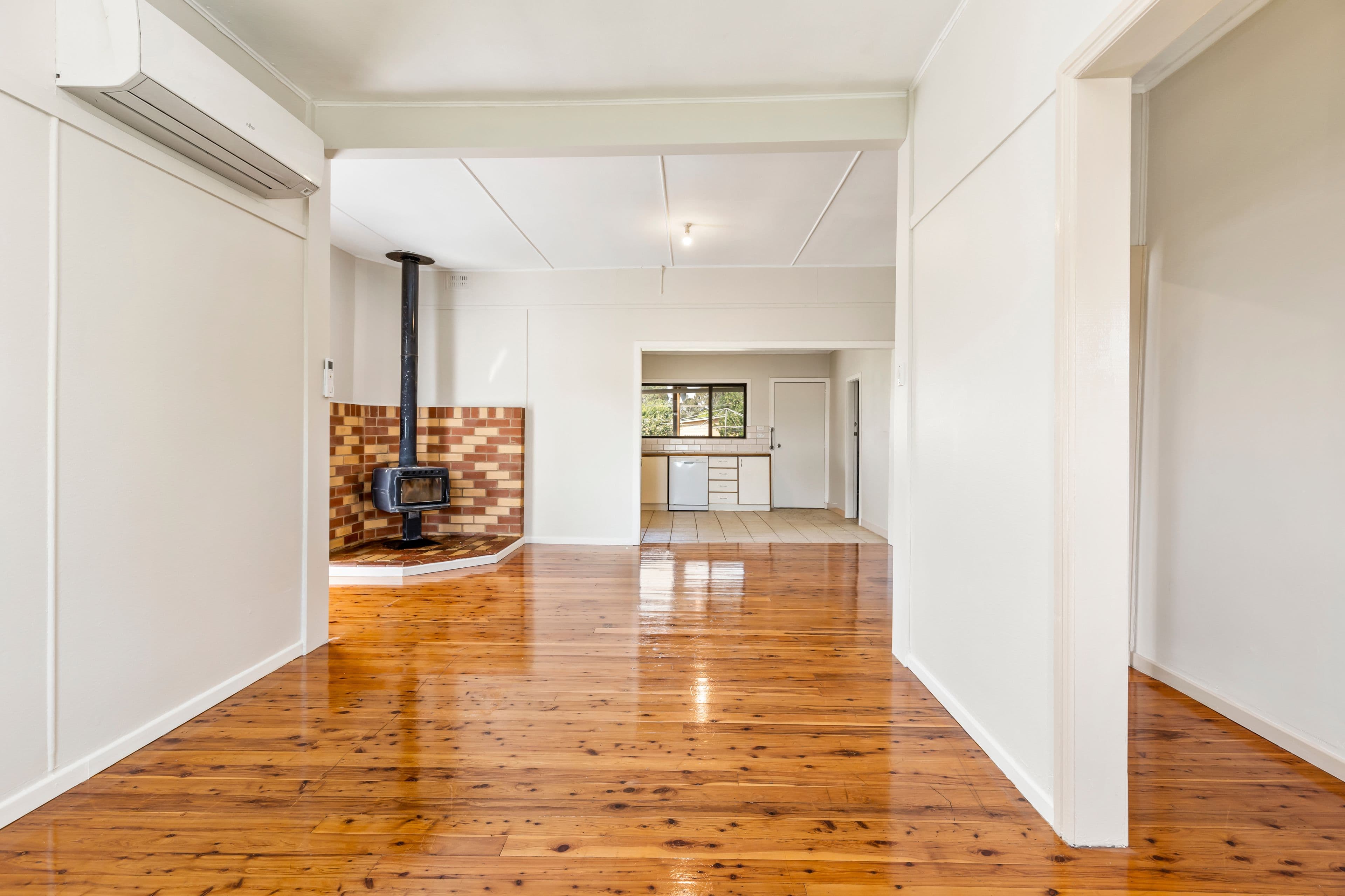 49 Junction Street, Junee NSW 2663, Junee - Thumbnail 3