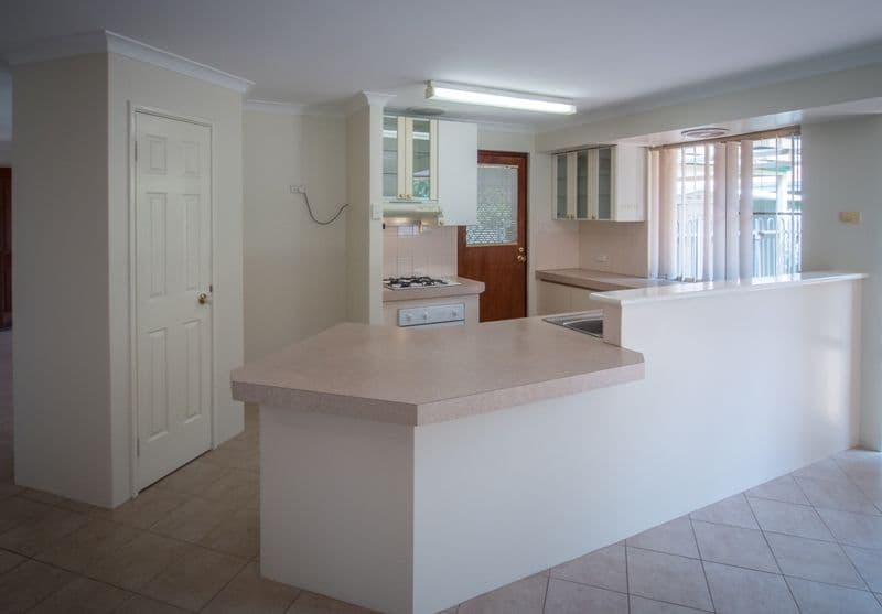 8 Oriole Way, Thornlie WA 6108, Thornlie - Thumbnail 2