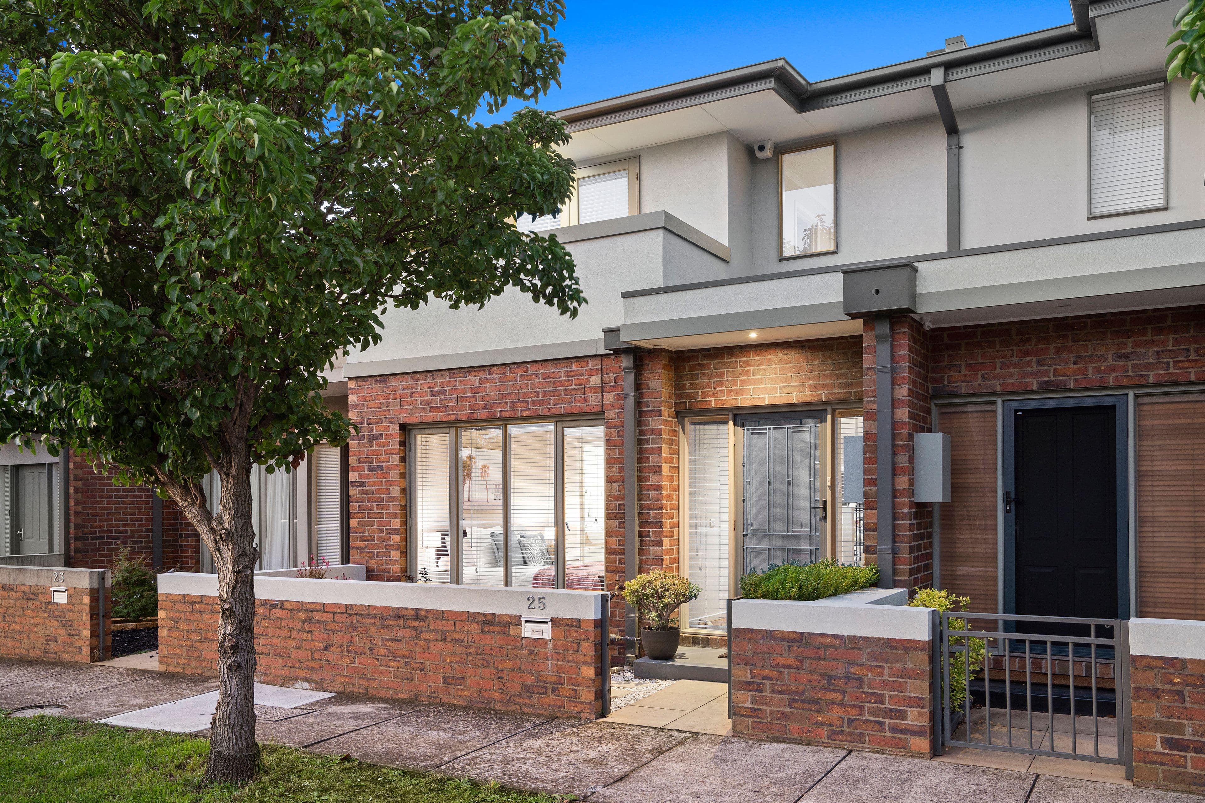 25 Highview Road, Bentleigh East VIC 3165, Bentleigh East - Image 1