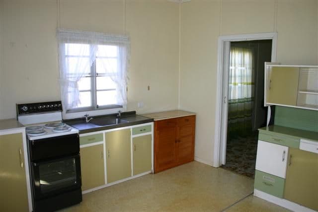 28 Garrow Street, DALBY QLD 4405, Dalby - Thumbnail 2