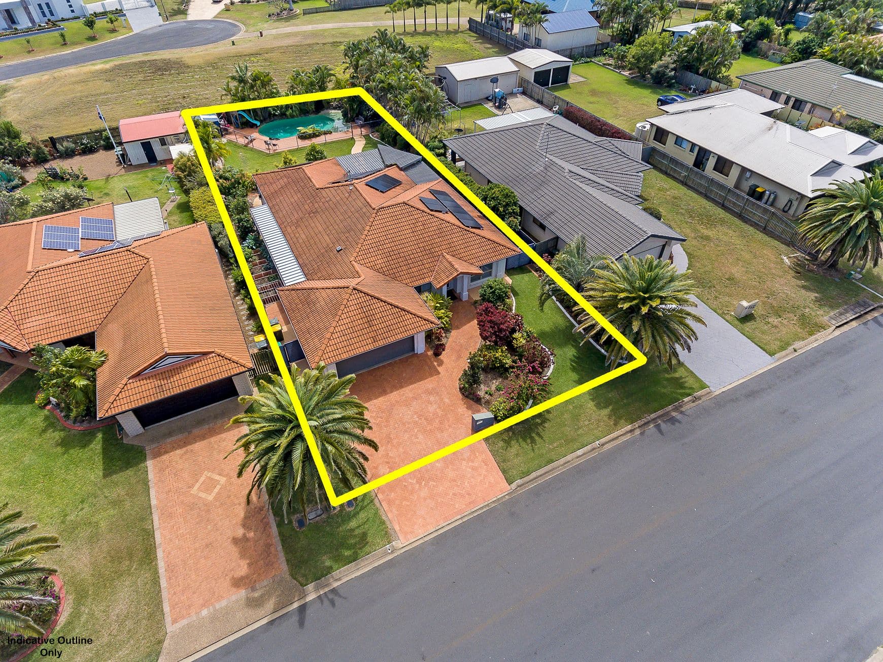 201 Barolin Esplanade, Coral Cove QLD 4670, Coral Cove - Thumbnail 2