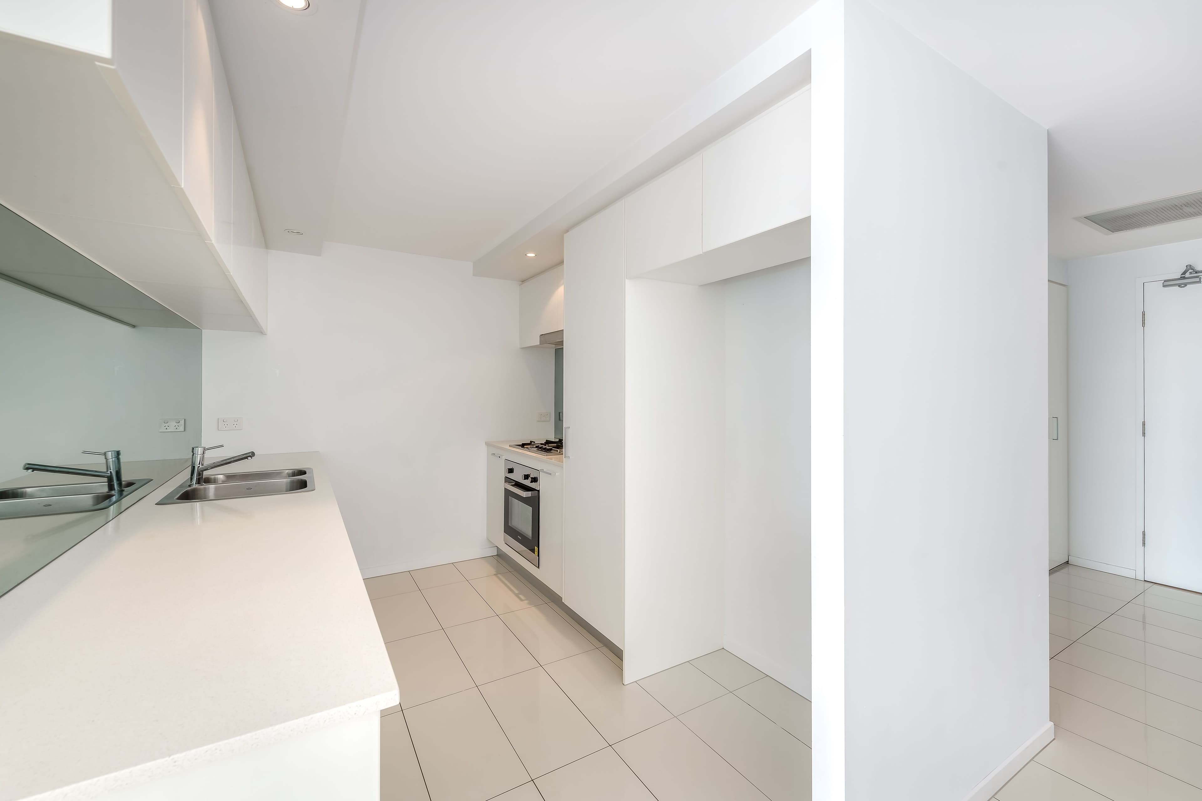 41 Harbour Town Drive, Biggera Waters QLD 4216, Biggera Waters - Thumbnail 5