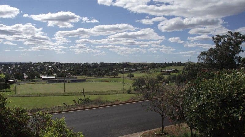 83 East Street, PARKES NSW 2870, Parkes - Thumbnail 2