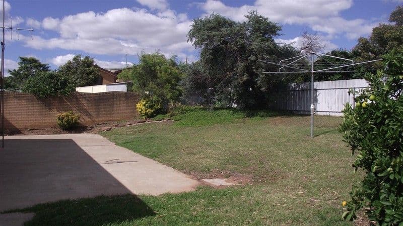 83 East Street, PARKES NSW 2870, Parkes - Thumbnail 4