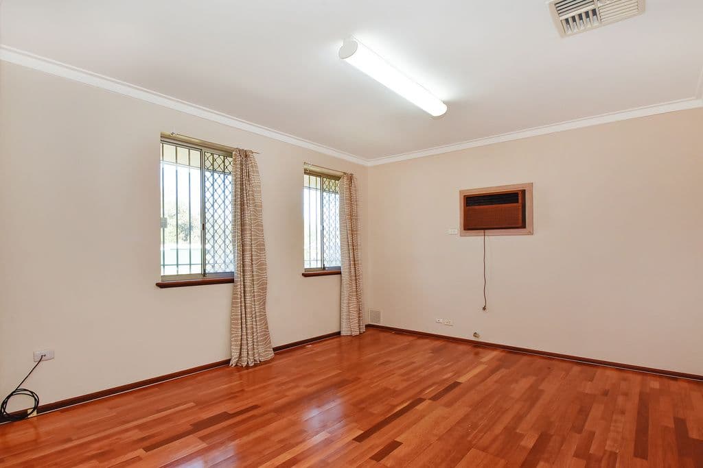 35 Bendix Way, Girrawheen WA 6064, Girrawheen - Thumbnail 2