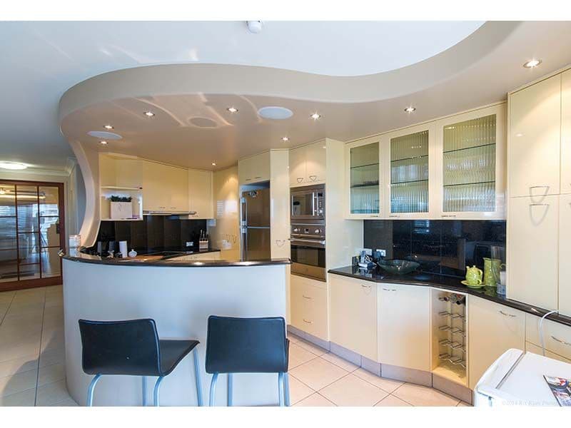 16 'Seychelles' 5 Cronin Avenue, MAIN BEACH QLD 4217, Main Beach - Thumbnail 3