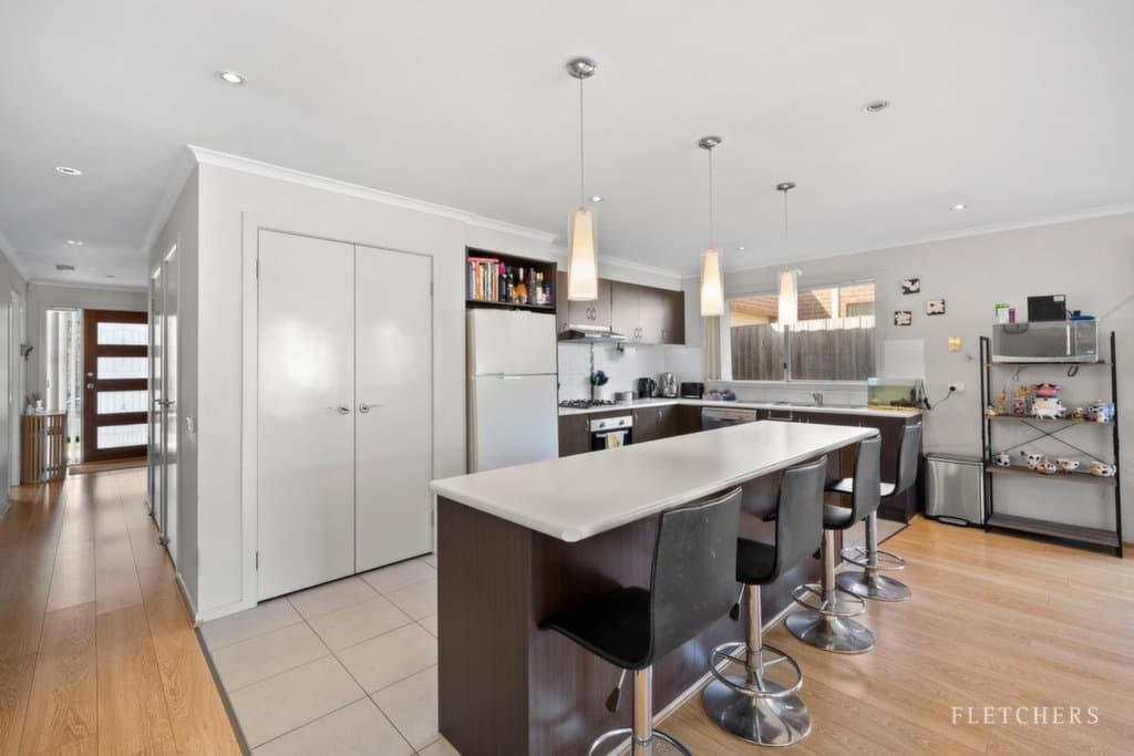 23 Aisbett Close, Lynbrook - Thumbnail 2