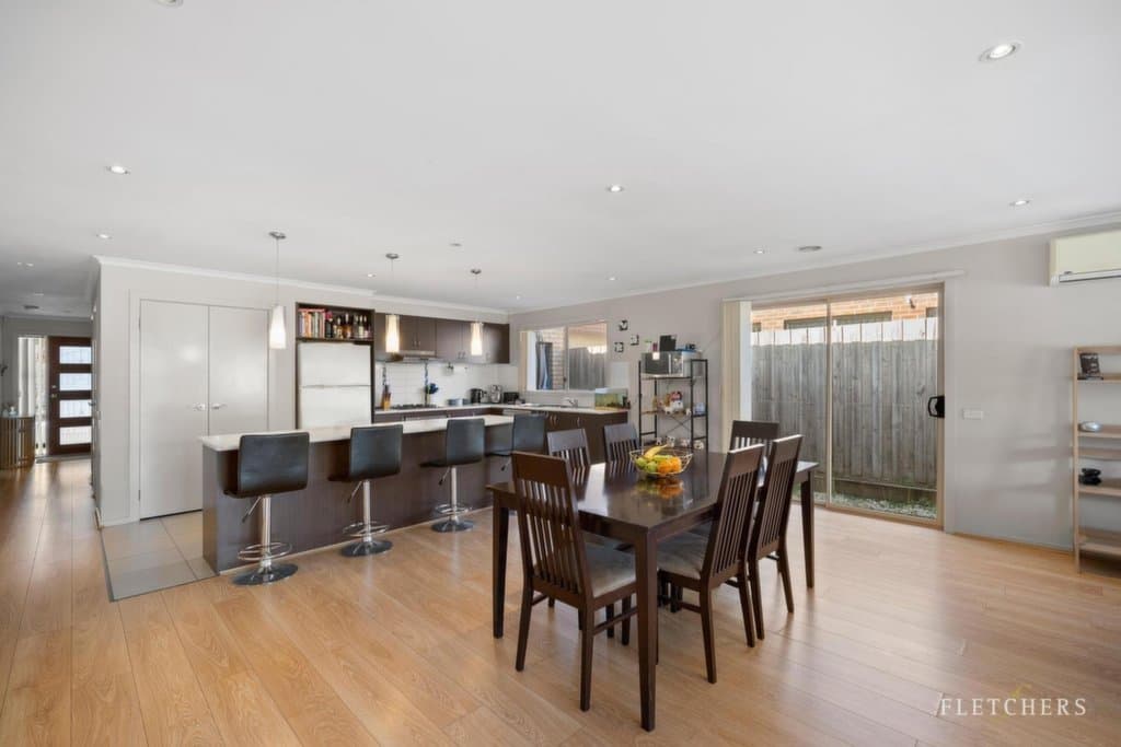 23 Aisbett Close, Lynbrook - Thumbnail 3