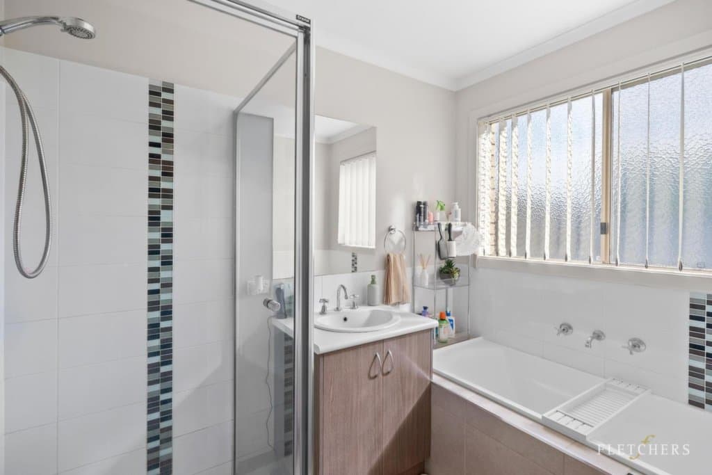 23 Aisbett Close, Lynbrook - Thumbnail 8