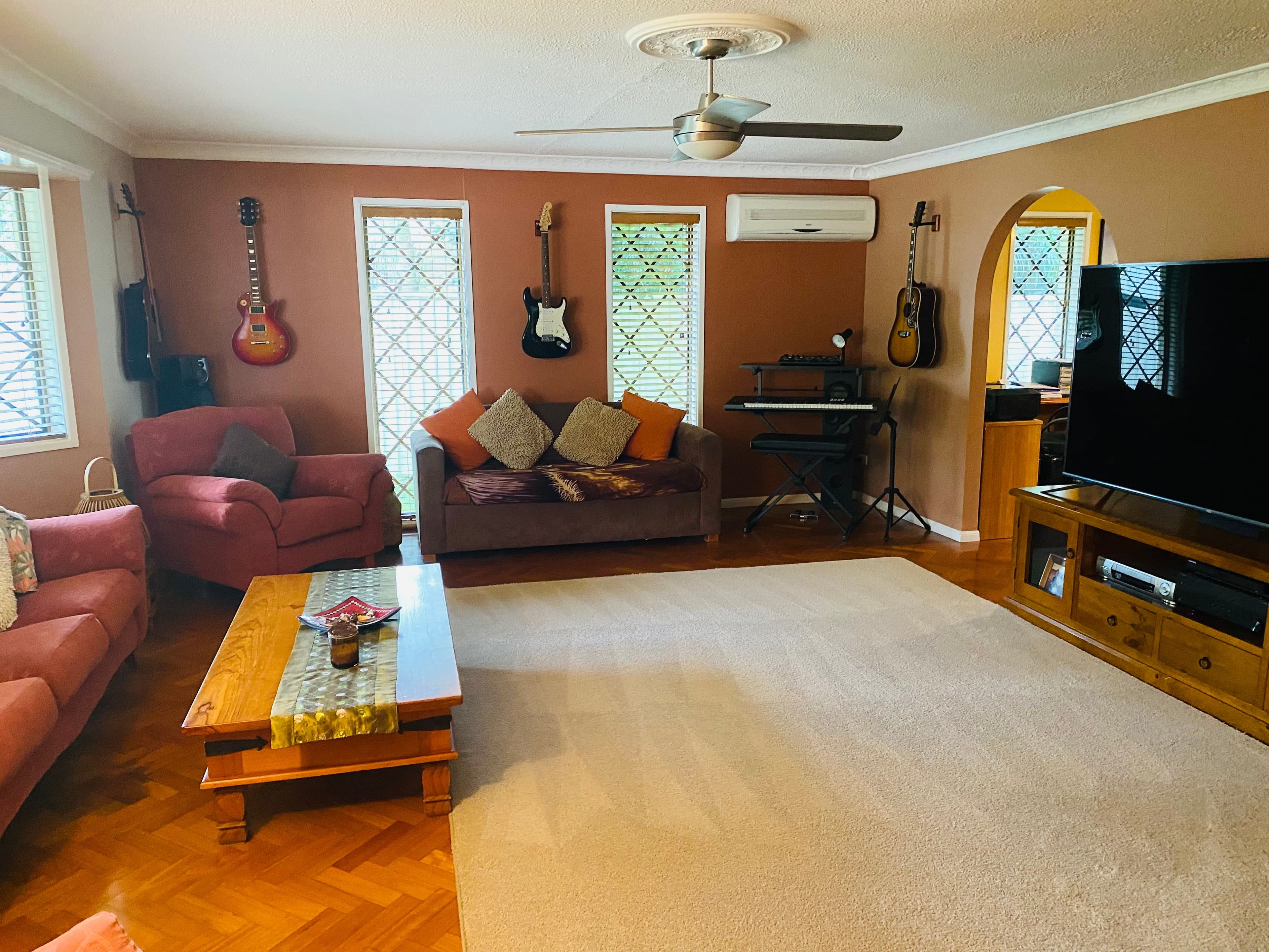 7 Whitian Drive, Carrara QLD 4211, Carrara - Thumbnail 3