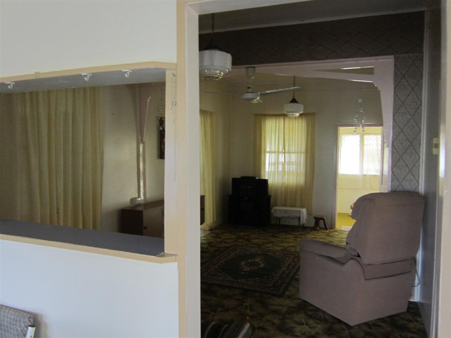 31 Dee Street, Mount Morgan QLD 4714, Mount Morgan - Thumbnail 7