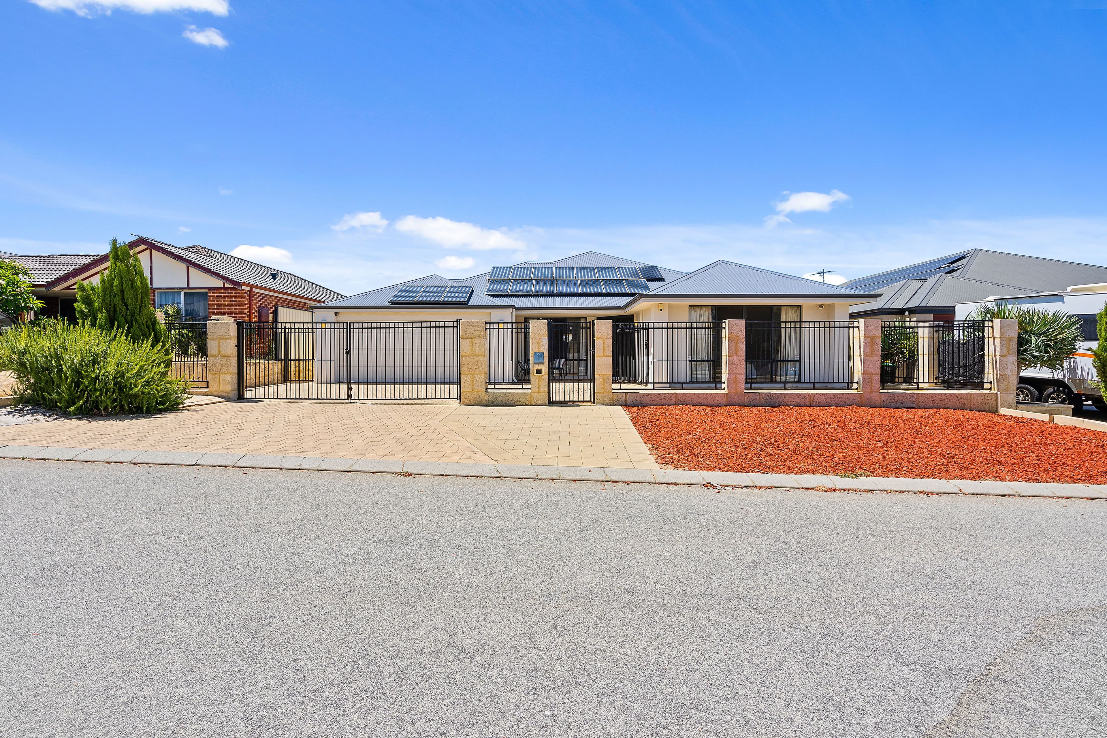 22 Grandoak Drive, Clarkson WA 6030, Clarkson - Thumbnail 2
