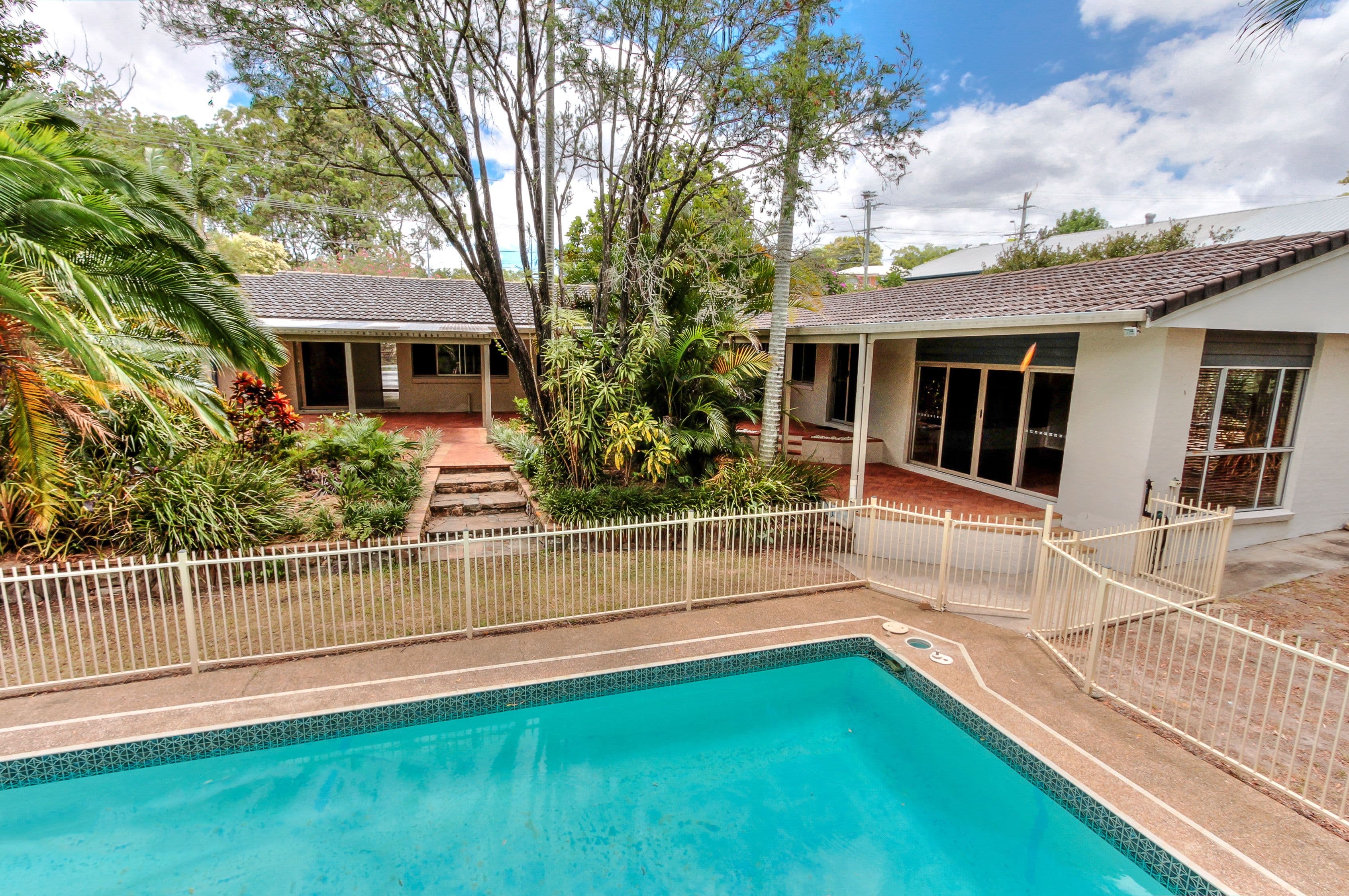 90 Dennis Road, Springwood QLD 4127, Springwood - Thumbnail 2