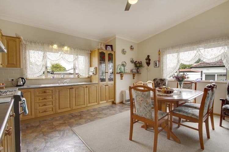 73 Kinghorne Street, GOULBURN NSW 2580, Goulburn - Thumbnail 2