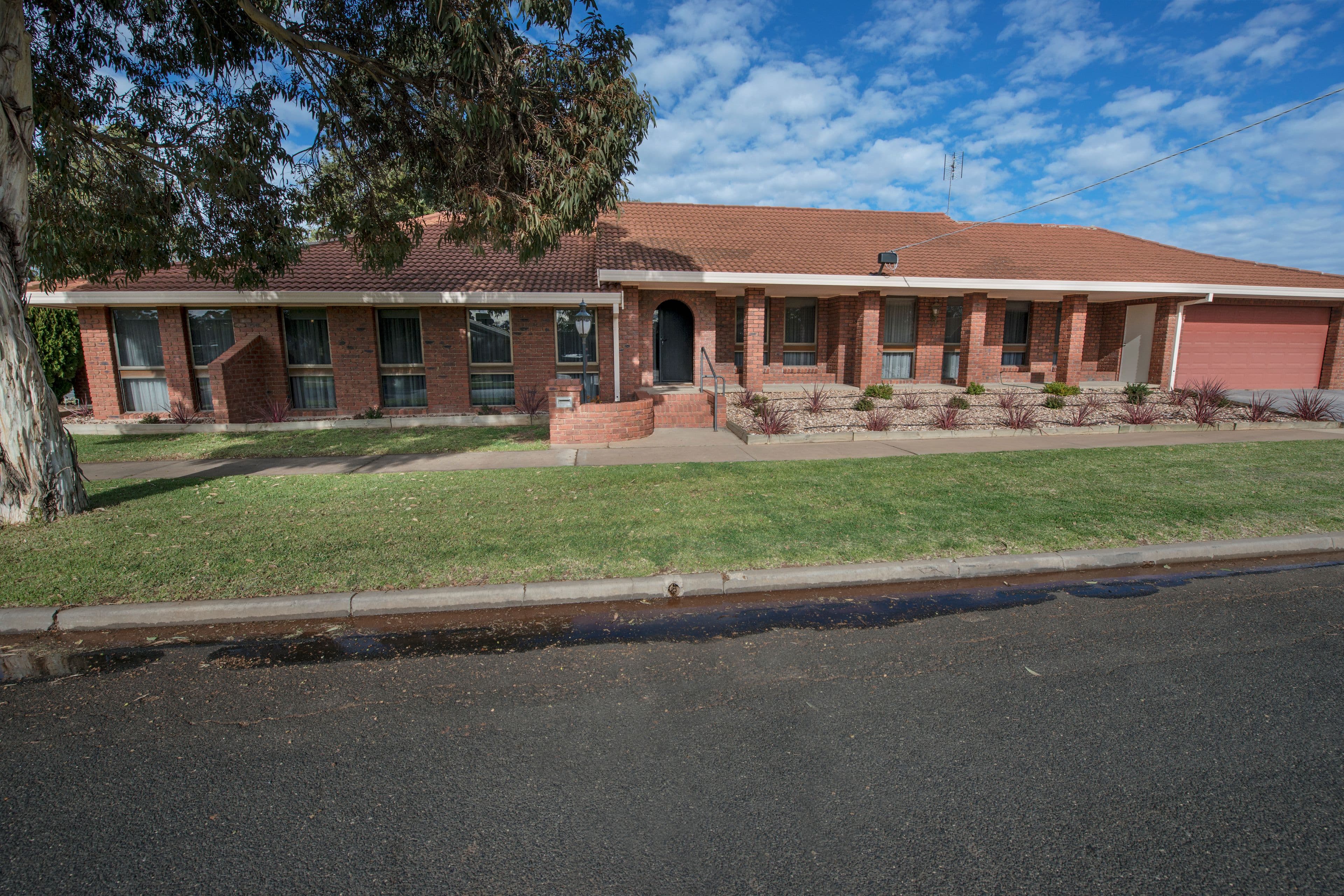 10 Cobham Avenue, Swan Hill VIC 3585, Swan Hill - Image 1