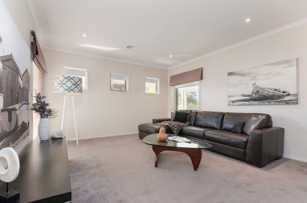 1 White Cedar Place, CRAIGIEBURN VIC 3064, Craigieburn - Thumbnail 2