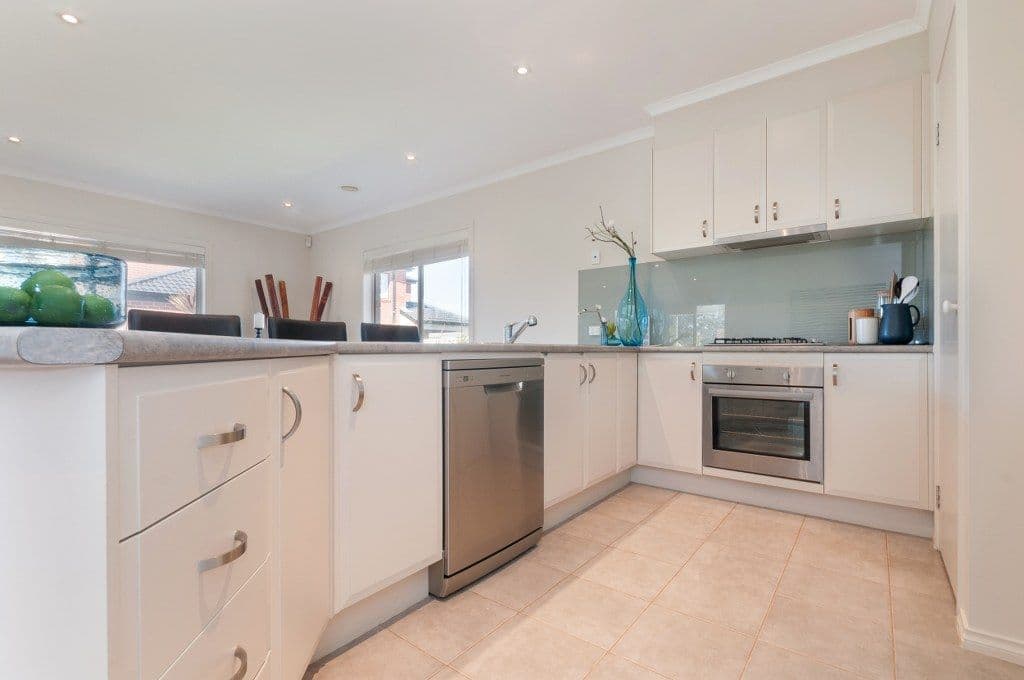 1 White Cedar Place, CRAIGIEBURN VIC 3064, Craigieburn - Thumbnail 6