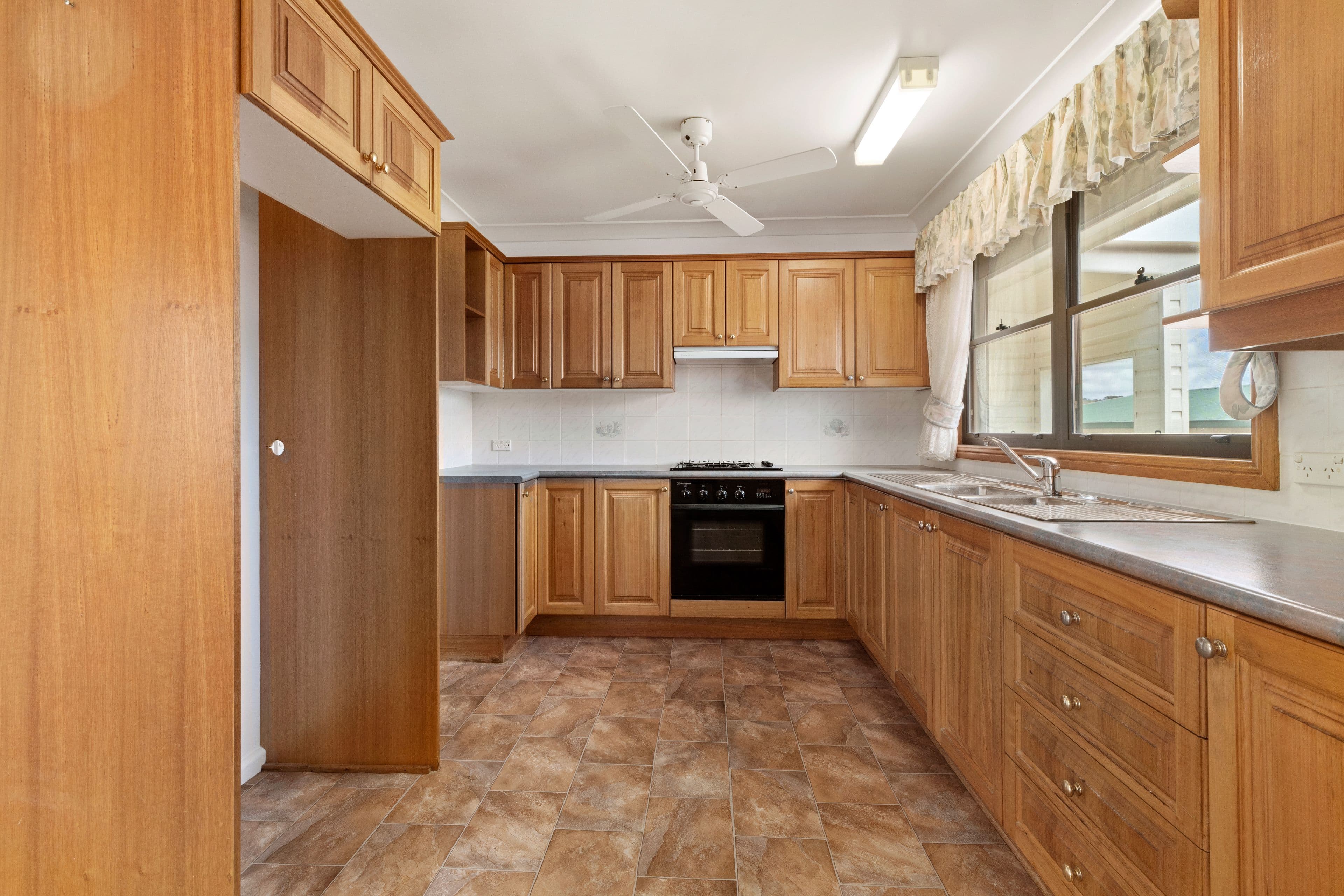 4 Davies Crescent, Goulburn NSW 2580, Goulburn - Thumbnail 3