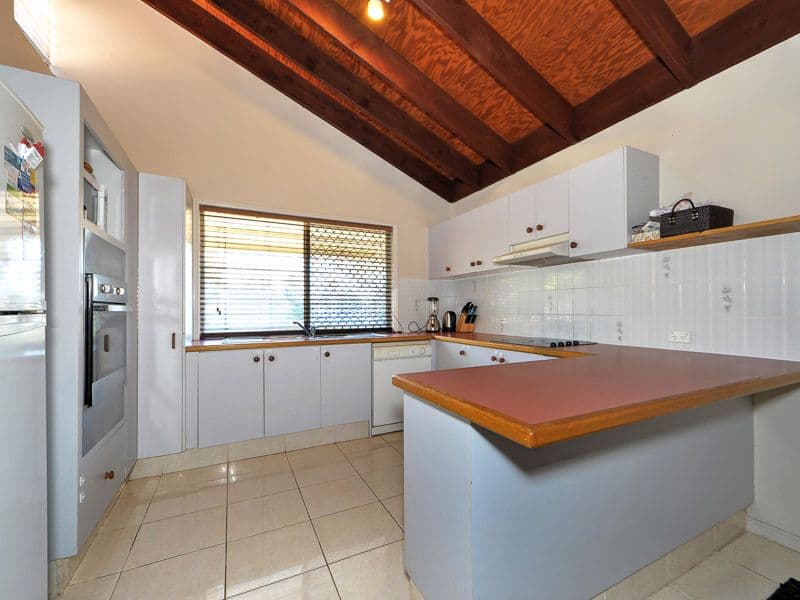 14 Essendon Close, ARUNDEL QLD 4214, Arundel - Thumbnail 4