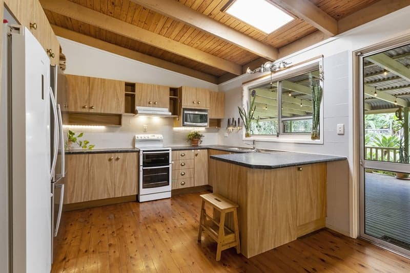 10 Kensleigh Avenue, Bellmere - Thumbnail 3