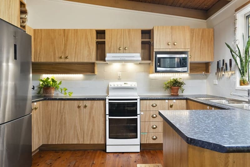 10 Kensleigh Avenue, Bellmere - Thumbnail 4