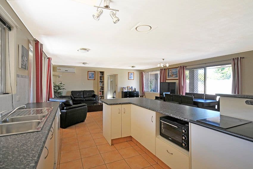 26 Sonder Street, Broadbeach Waters QLD 4218, Broadbeach Waters - Thumbnail 3