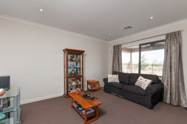 23 Belleview Cresent, BEVERIDGE VIC 3753, Beveridge - Thumbnail 5